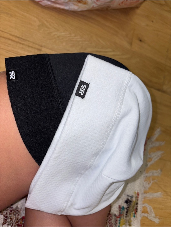 None Other - Unbranded Black & White Reversible Beanie Hat
